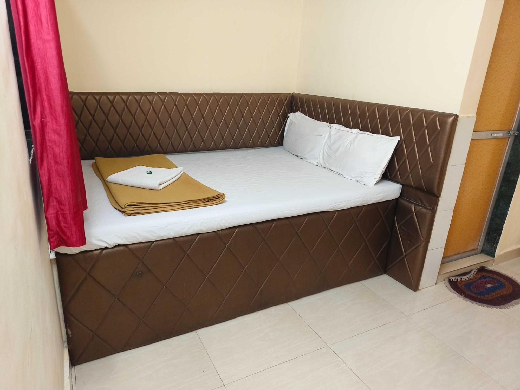 Hotel O Sai Palace Mumbai Ngoại thất bức ảnh